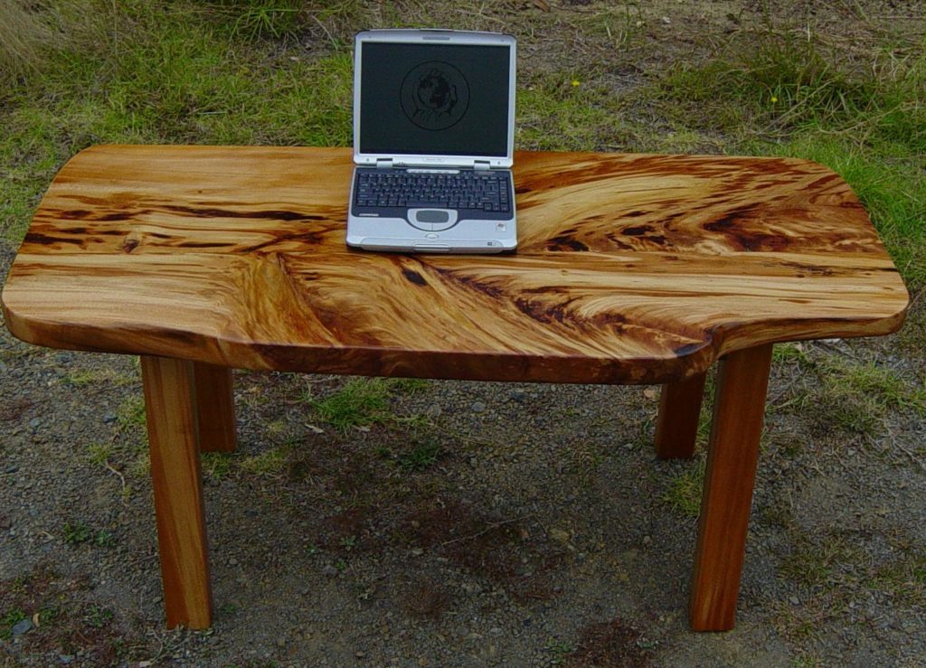Kauri slab Wooden Earth Creations Ltd.